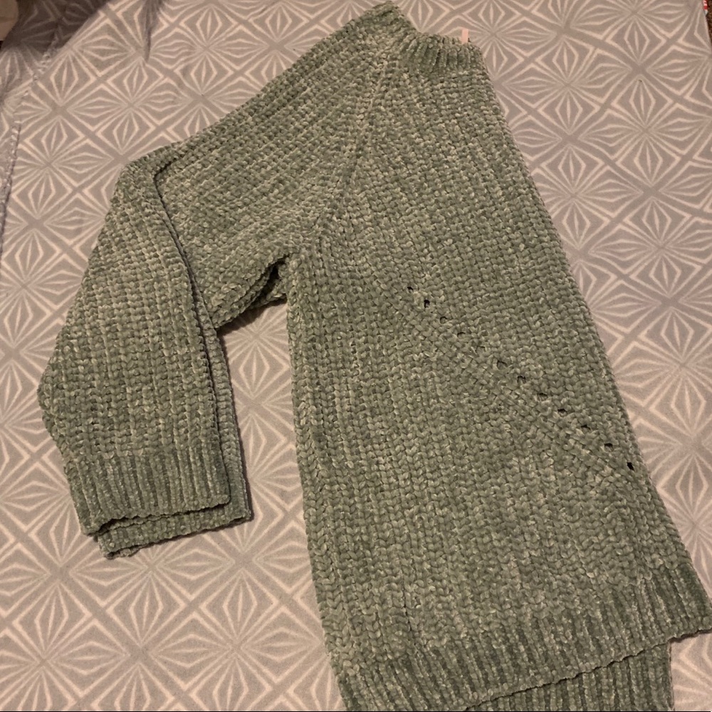 Poof Sweater NWOT